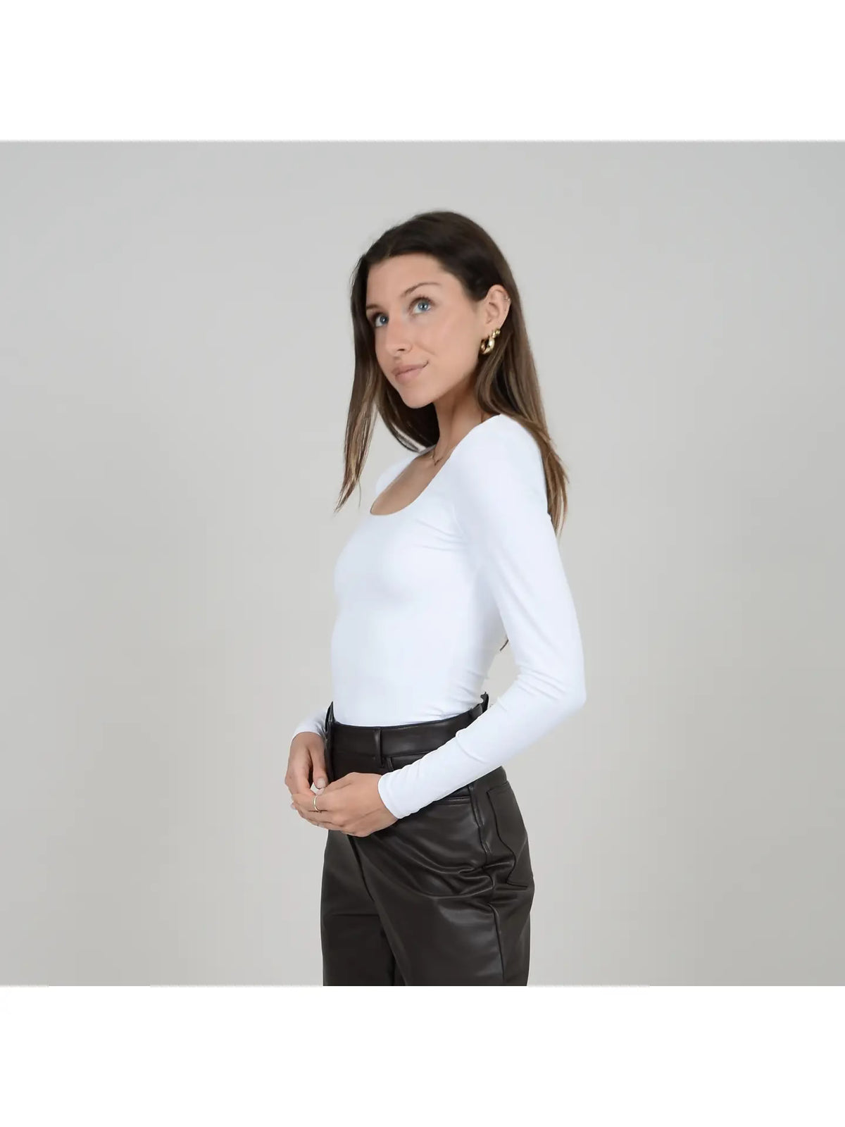 White Long Sleeve U-Neck Top